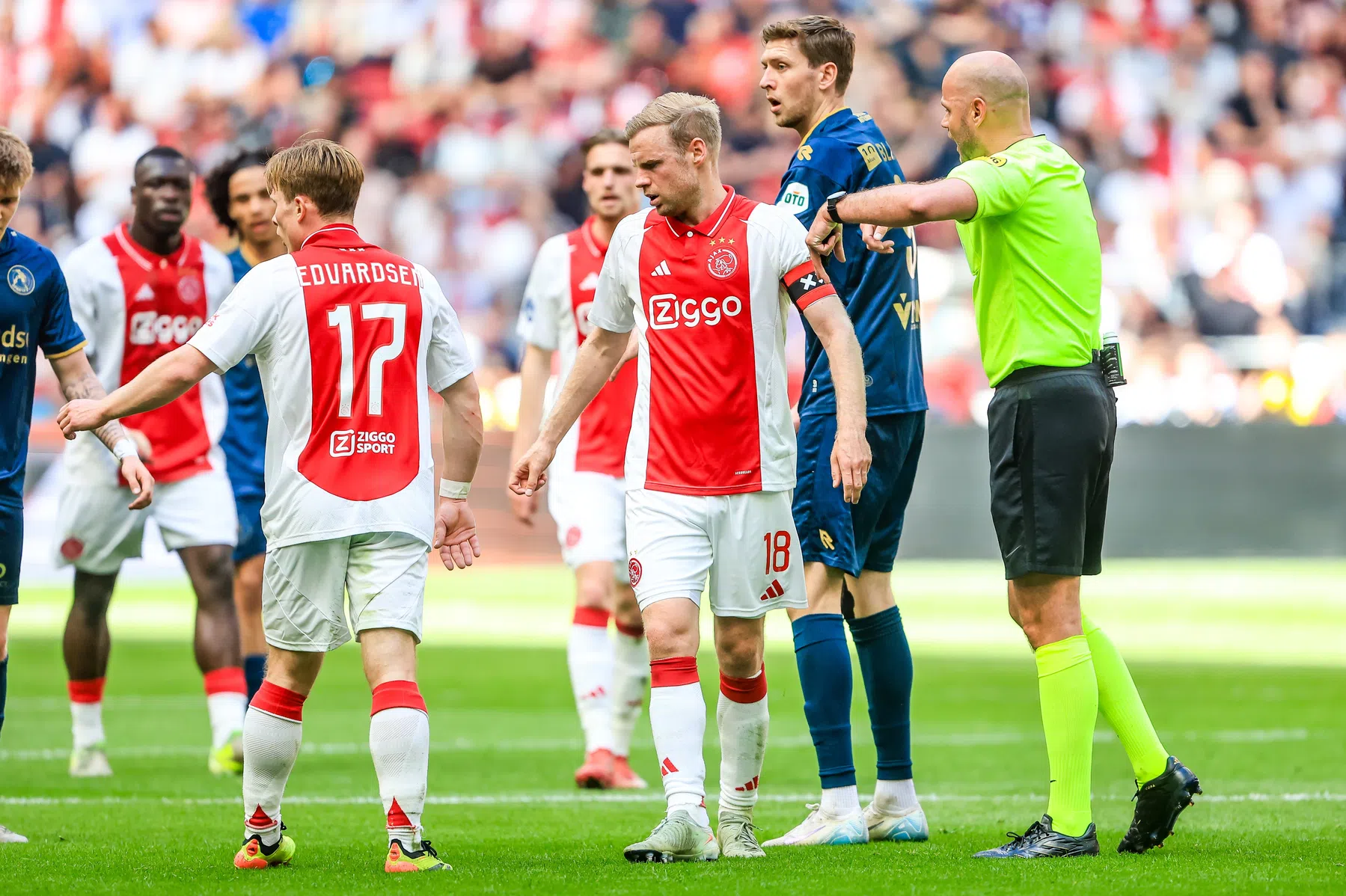 Klaassen duidt de verschillen tussen Brobbey en Weghorst
