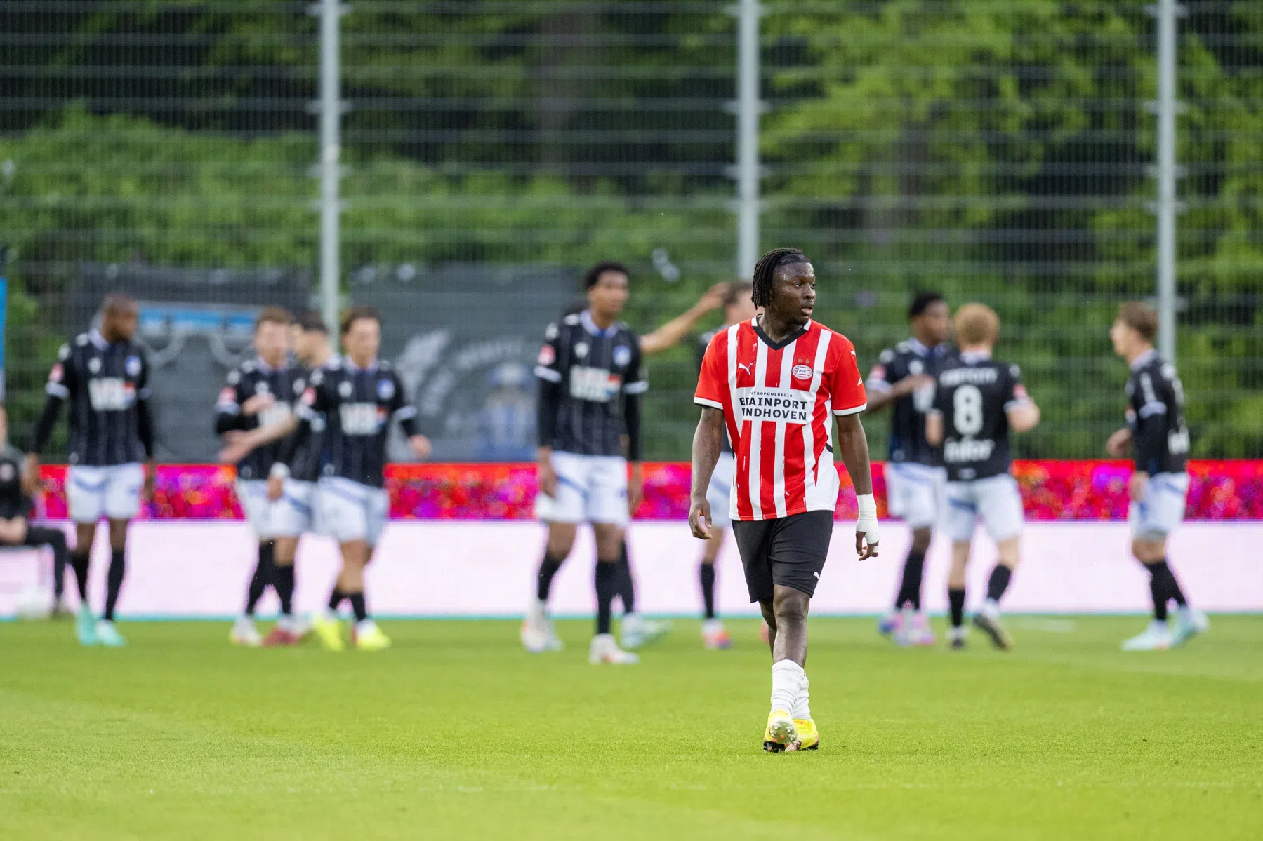Jong PSV met Bakayoko, Driouech, Babadi en Nagalo ten onder: 'Dit is beschamend'