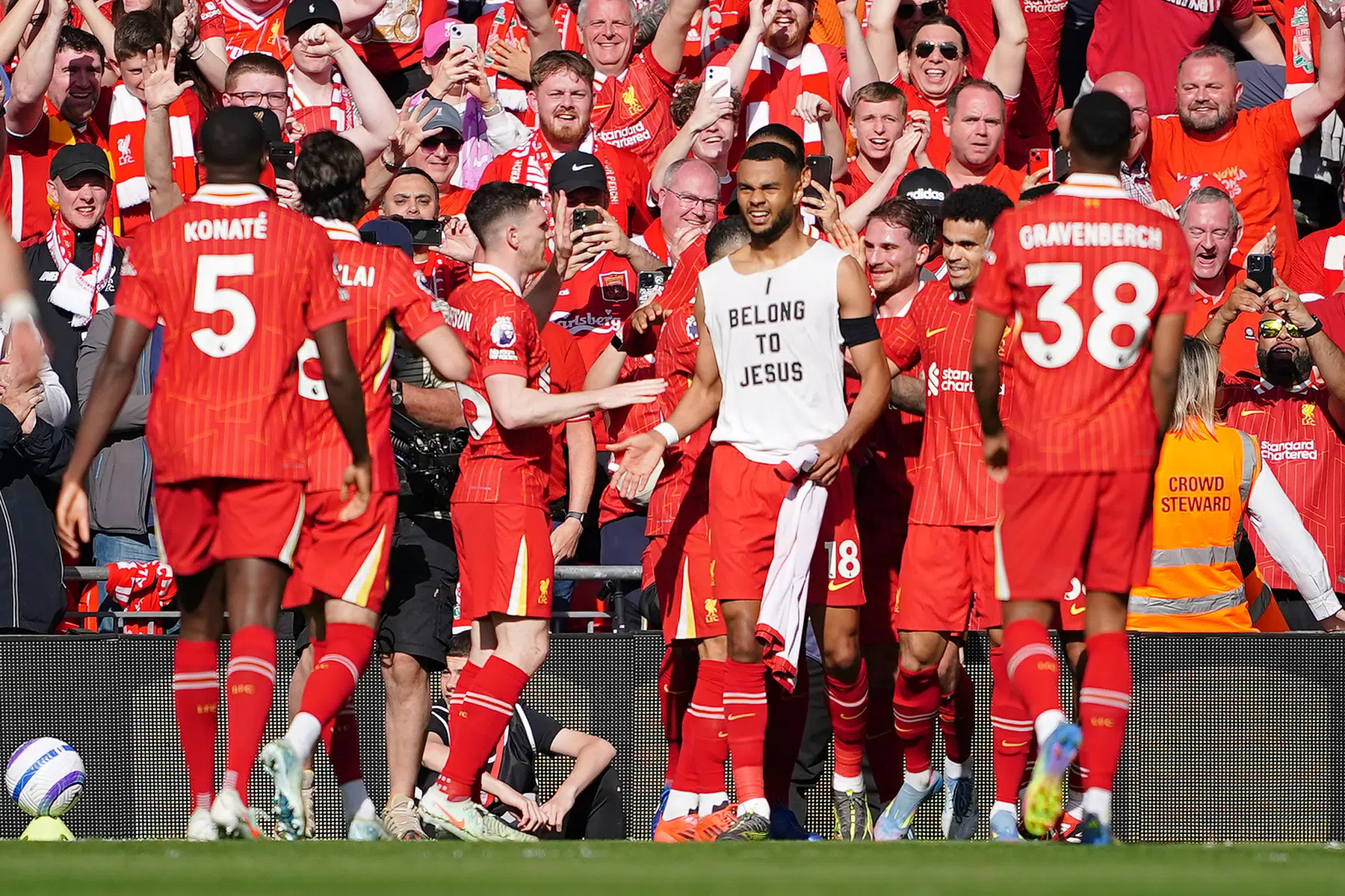 'Gakpo berispt voor tonen religieuze uiting op ondershirt'