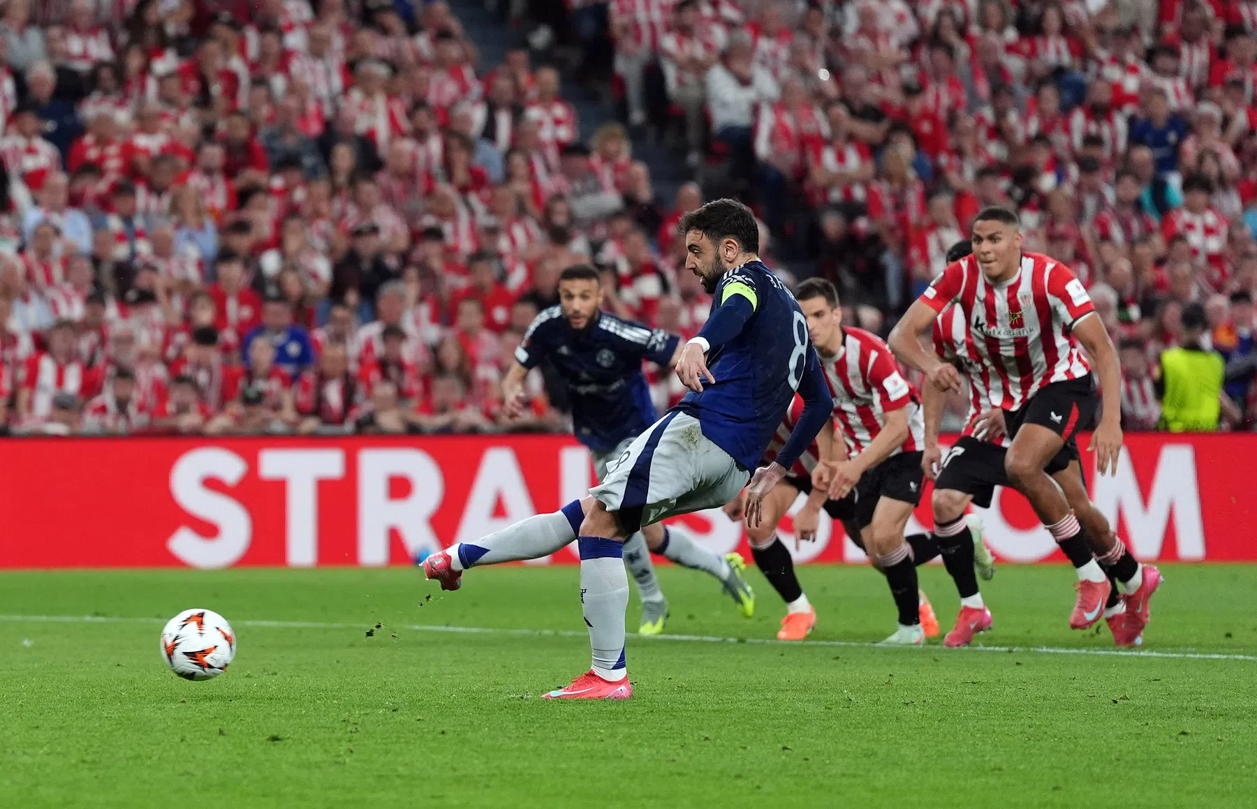 Man Utd op rozen na omstreden rode kaart Bilbao: 'Maakt wedstrijd kapot'