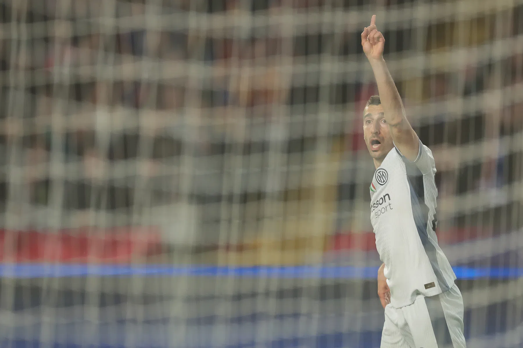 Treurende Mkhitaryan: 'Denk de rest van mijn leven aan buitenspel'