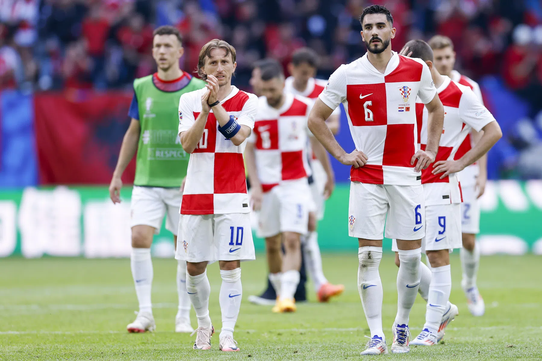 Ajax verrast Sutalo met boodschap Modric: 'Heeft me heel erg geholpen'