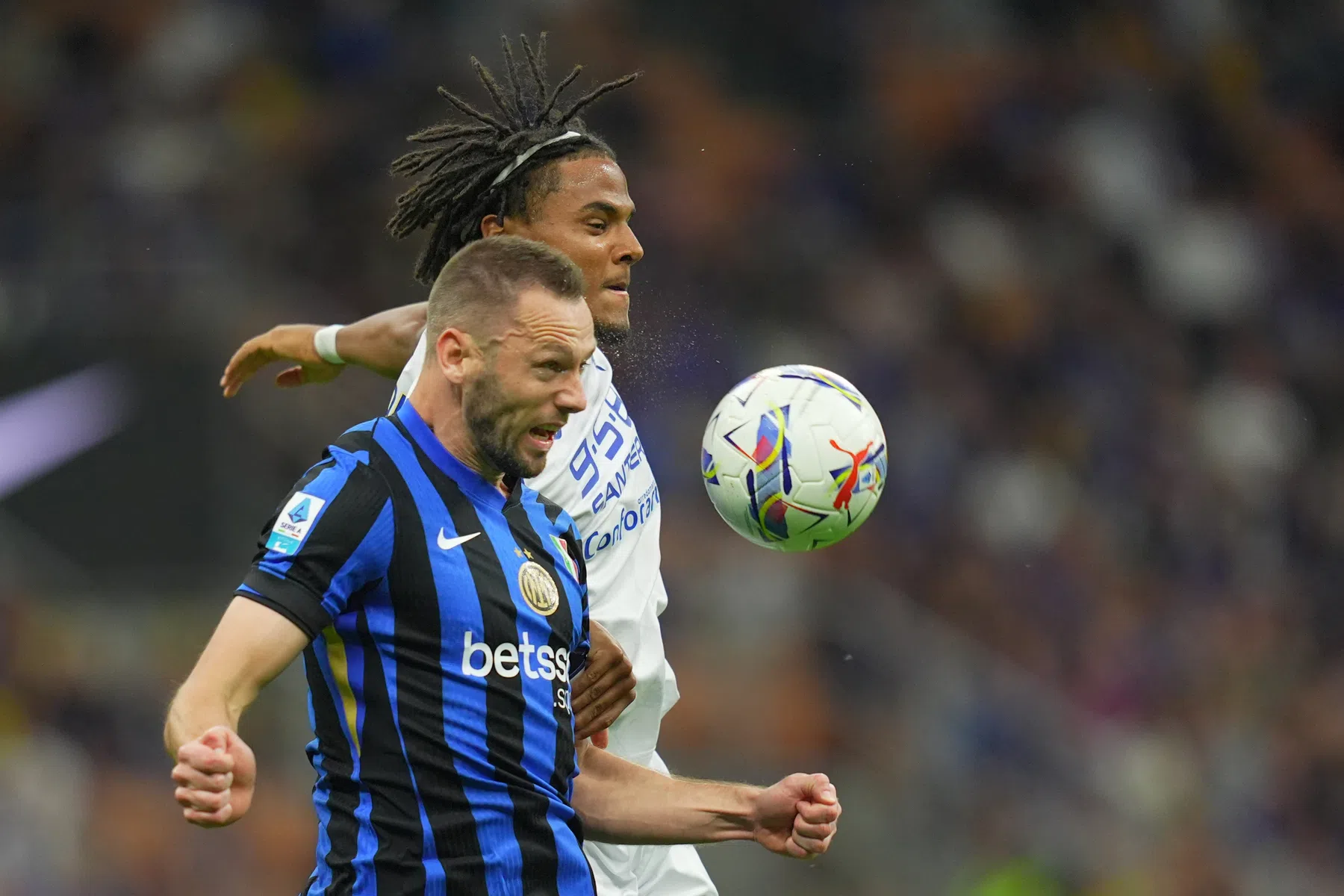 Inter sprankelt niet, maar wint wel in aanloop naar CL-kraker