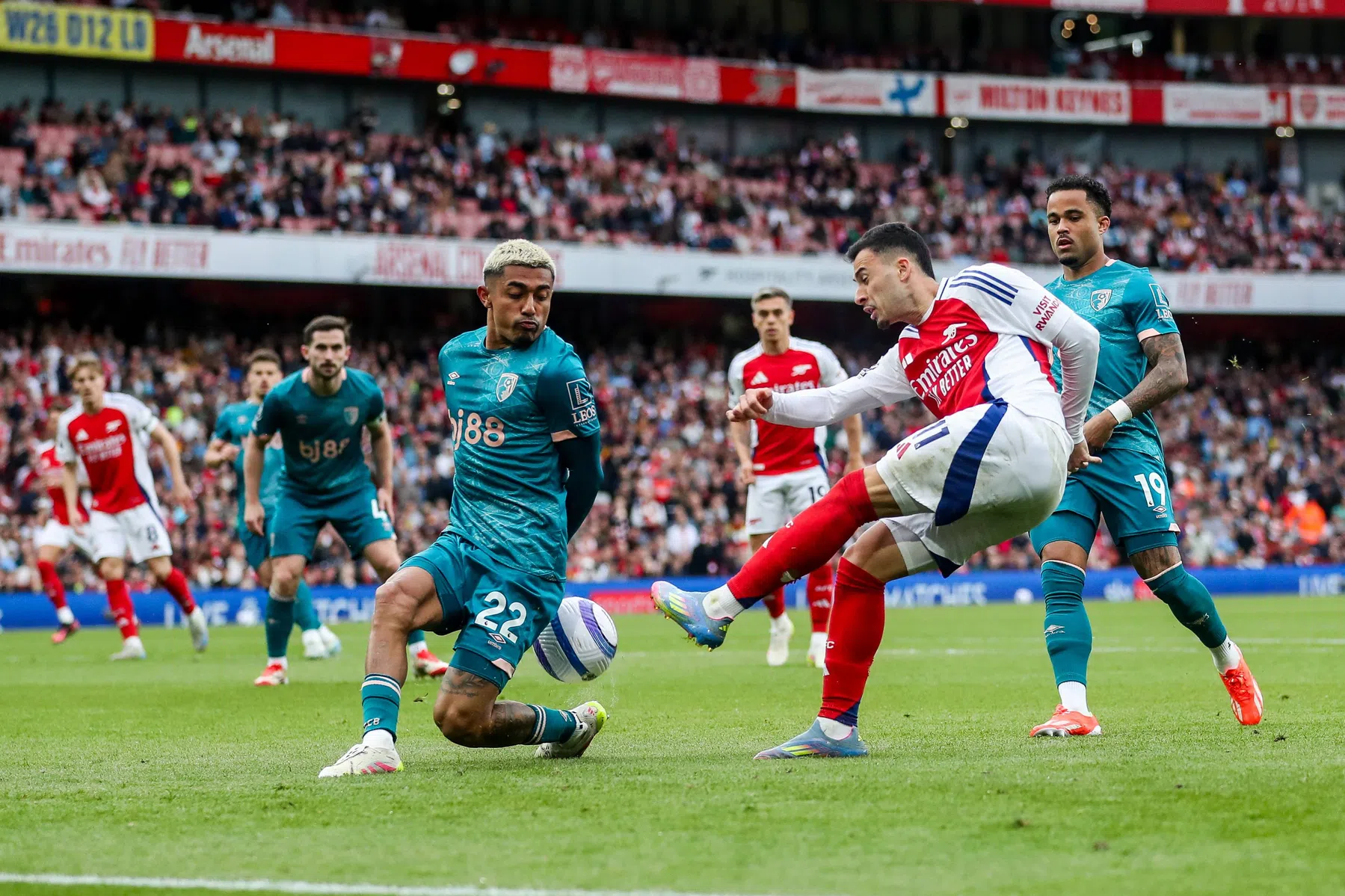 Arsenal tankt geen vertrouwen voor Parijse clash: plek twee in gevaar