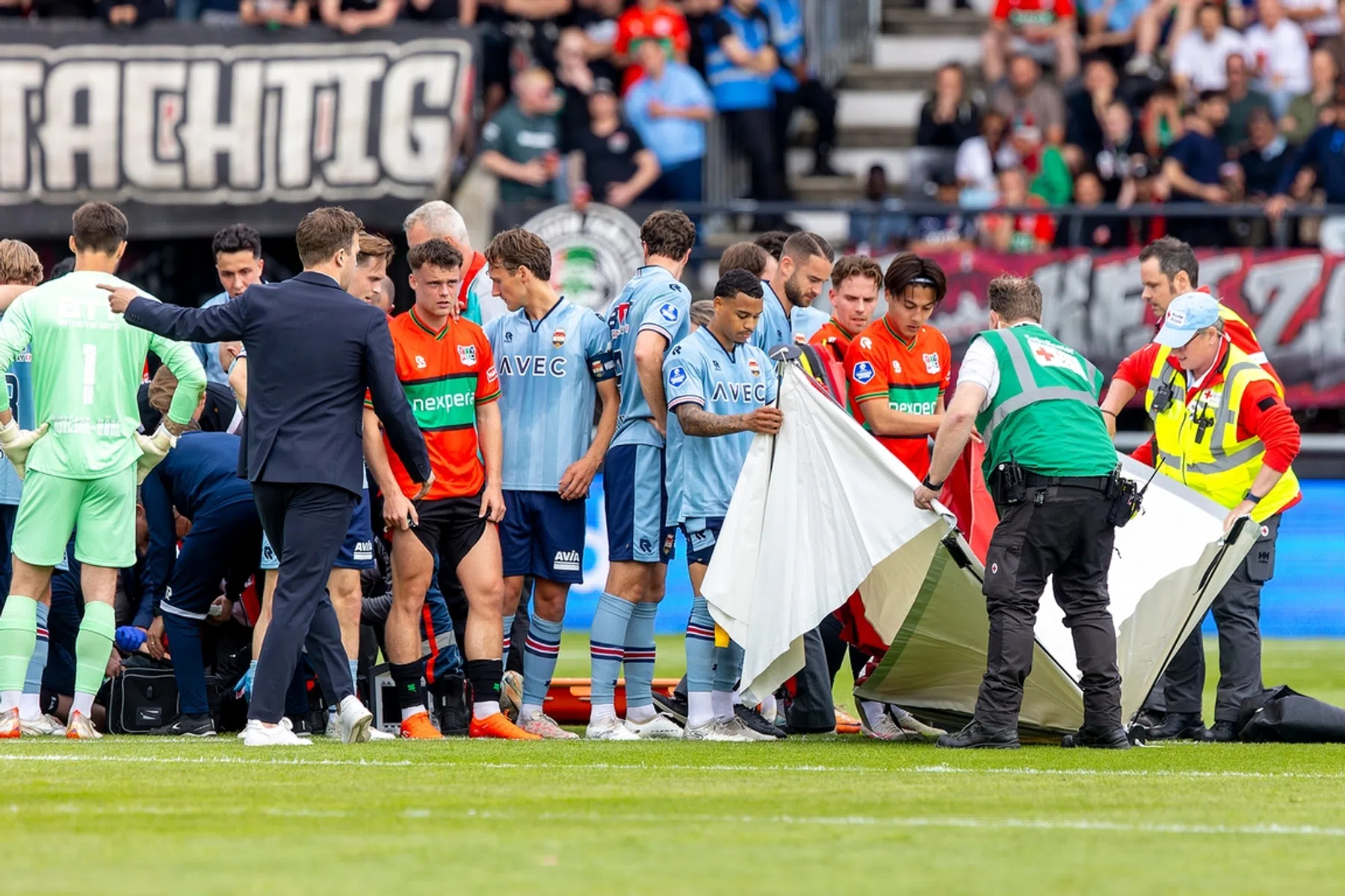 Schrikmoment in Nijmegen: harde botsing tussen Proper en Ogawa