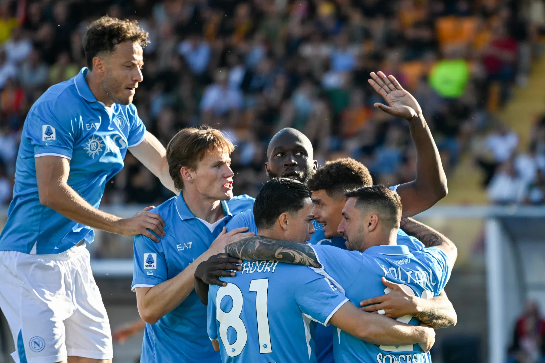 Napoli blijft op titelkoers dankzij fraaie vrije trap