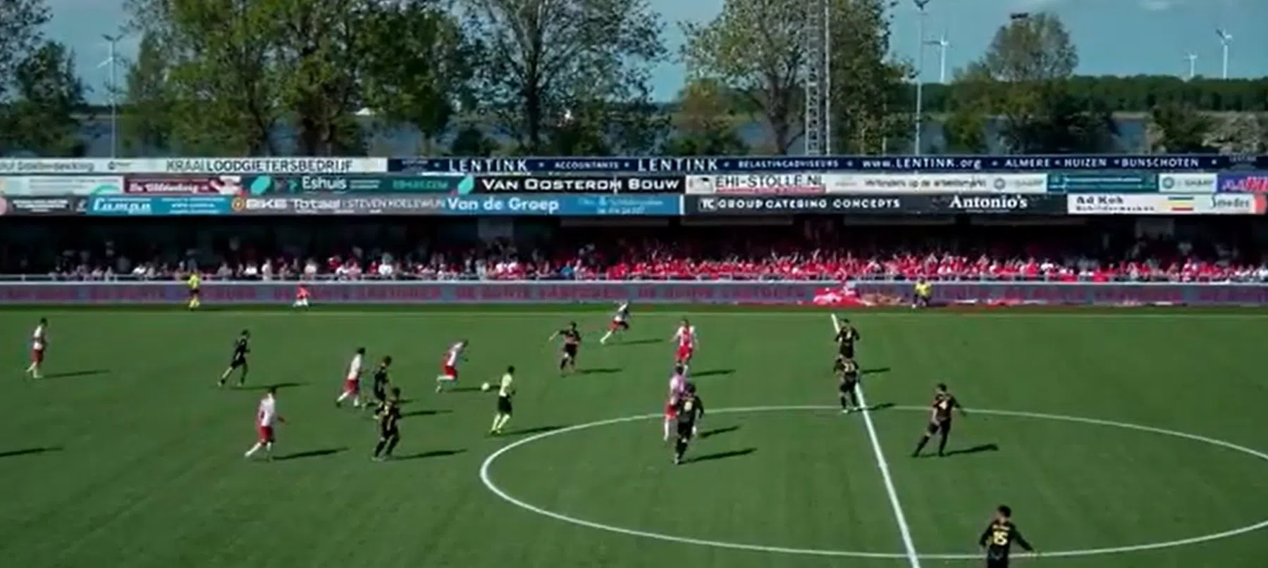 IJsselmeervogels kroont zich mede dankzij deze wereldgoal tot kampioen