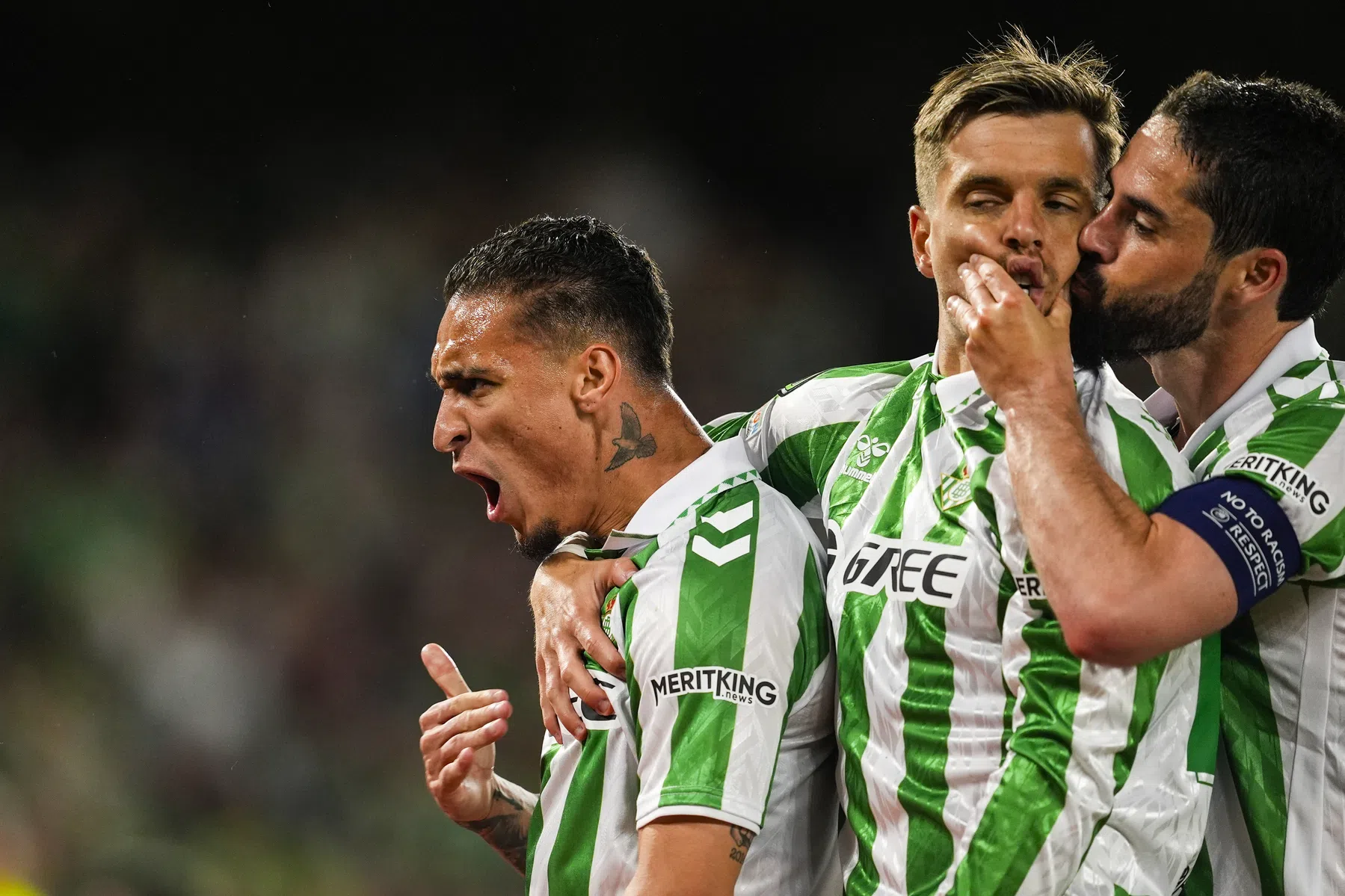 Antony 'strikes again' en maakt Goal van het Seizoen bij Real Betis
