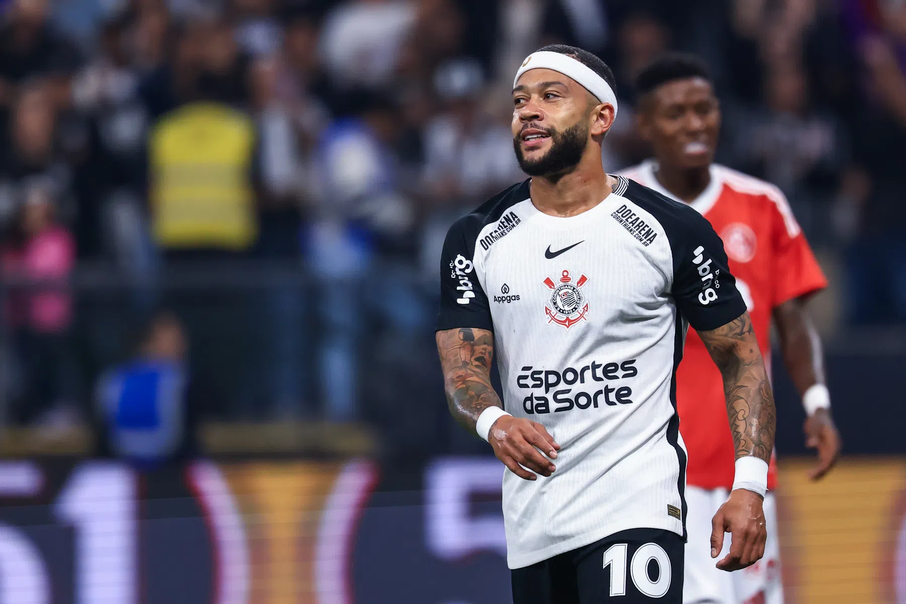 Memphis Depay met assist belangrijk voor winnend Corinthians