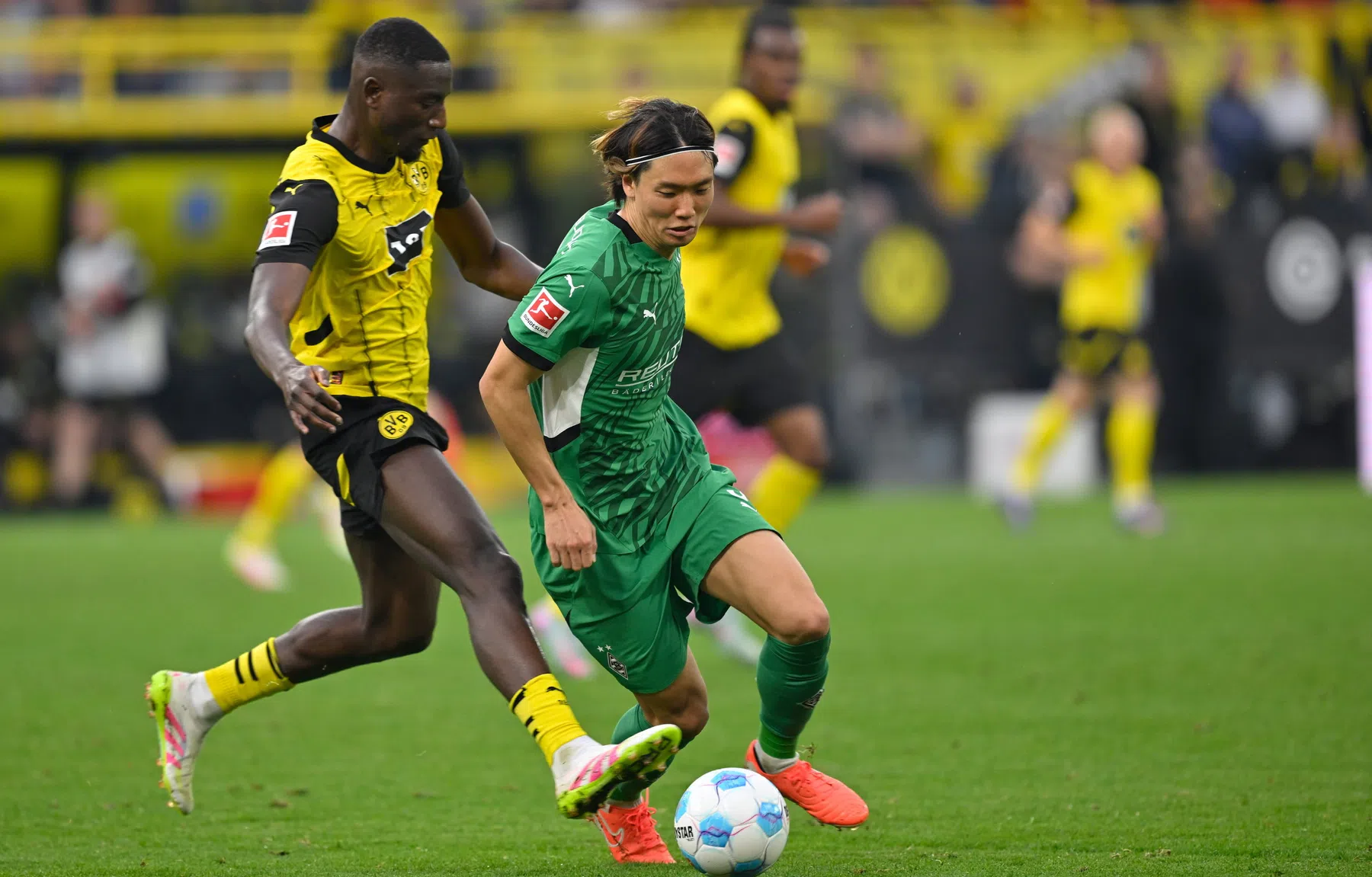 PSV-delegatie bij Gladbach op de tribune voor onder anderen Itakura