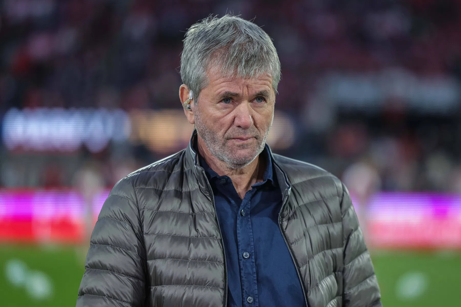 Panikerend Köln ruikt Bundesliga, maar vervangt trainer op rand van promotie