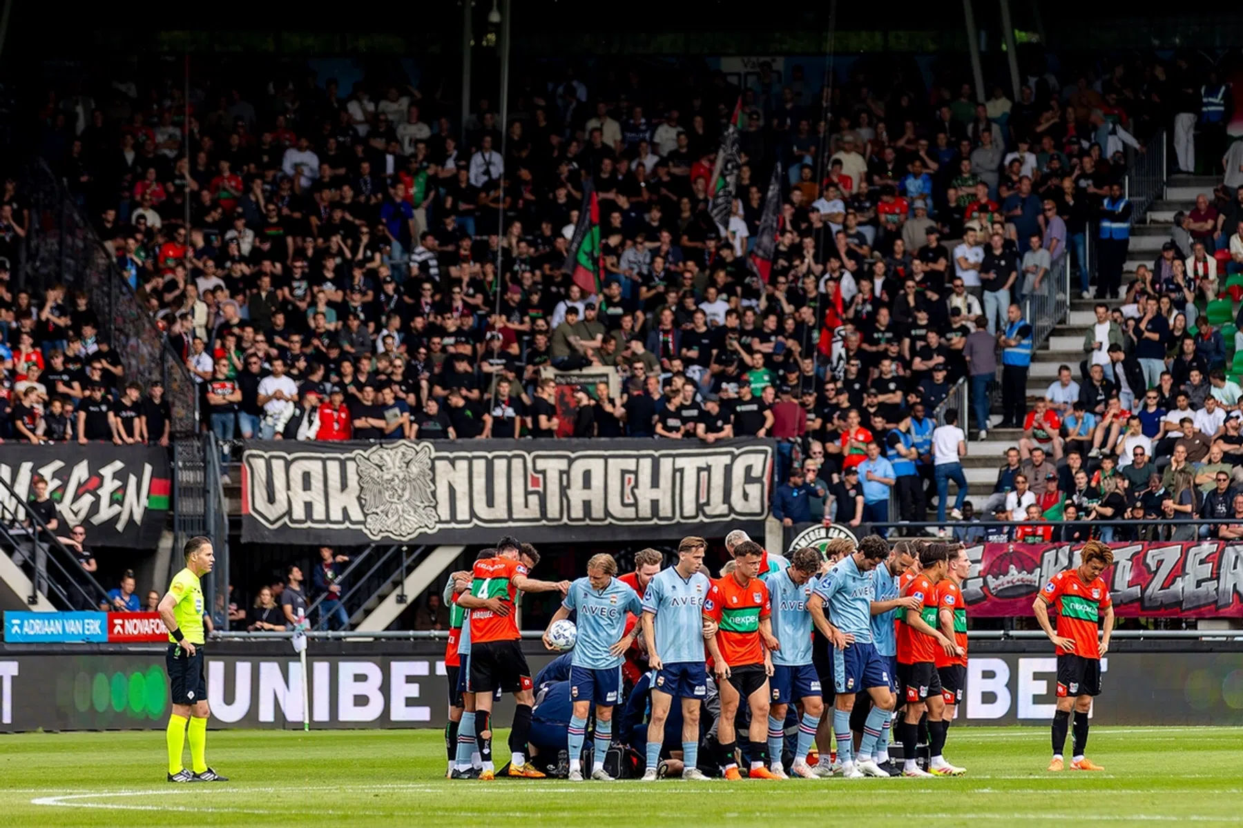 Makkelie reageert op schrikmoment bij NEC: 'Clubkleuren tellen ineens niet meer'