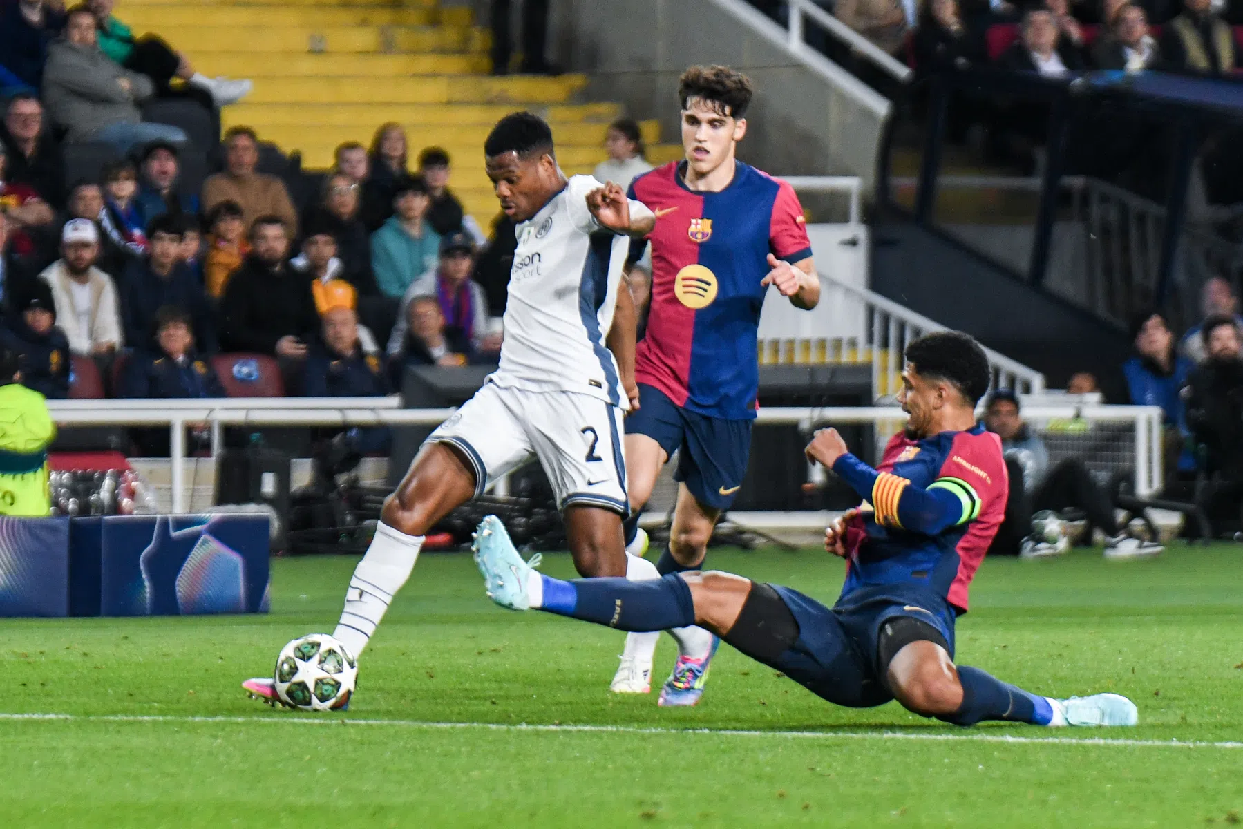 Barça heeft Lewandowski terug, maar breekt hoofd over Dumfries