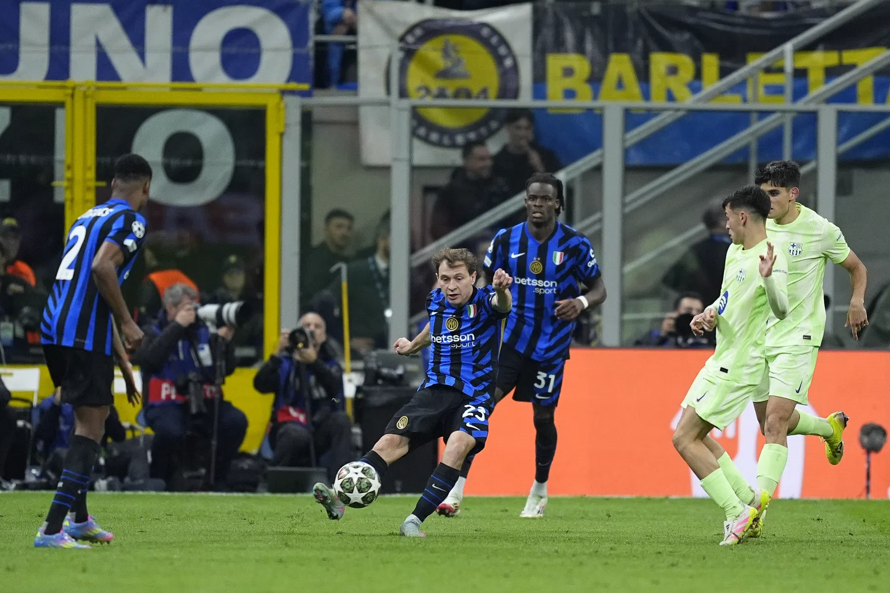 Analytici komen woorden tekort: 'Bedankt Inter, bedankt Barça'