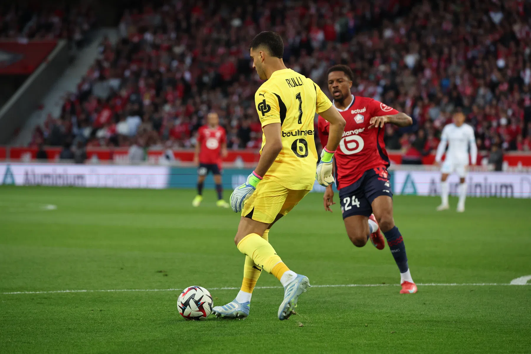 Kritiek op ex-Ajacied Rulli na blunder: 'Dit is gewoon dom'