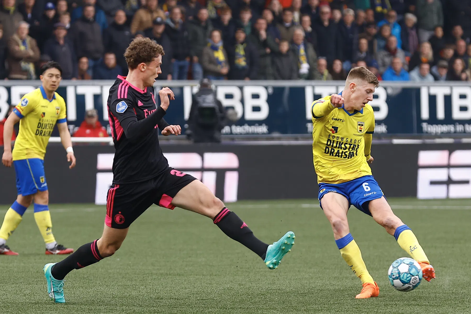 Feyenoord start voorbereiding onder Van Persie in Leeuwarden