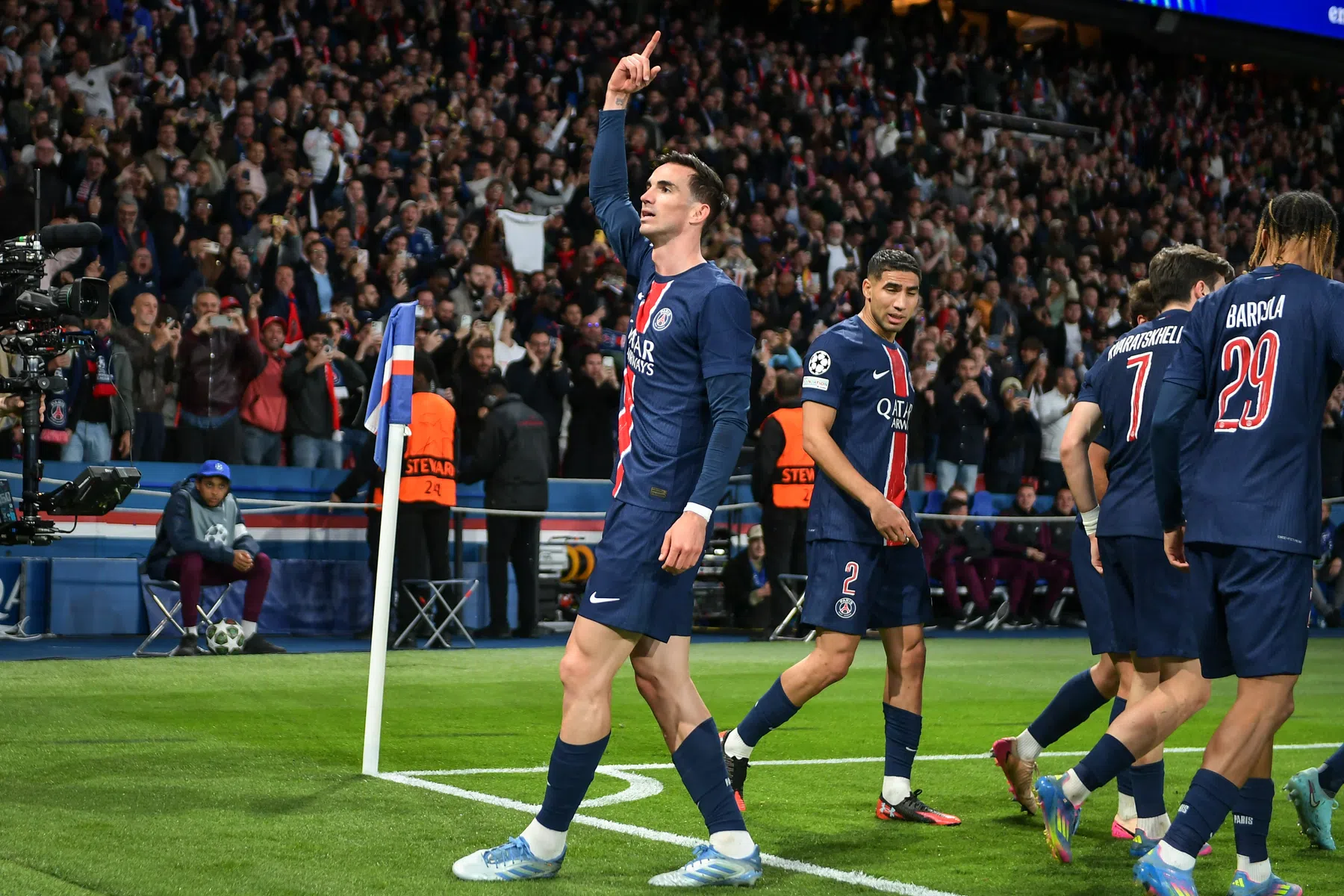 PSG mag blijven dromen en staat ten koste van Arsenal en Timber in CL-finale 