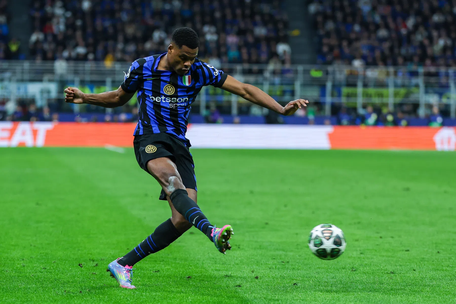 Sensationele Dumfries jubelt na bereiken CL-finale: 'We gaan om te winnen'