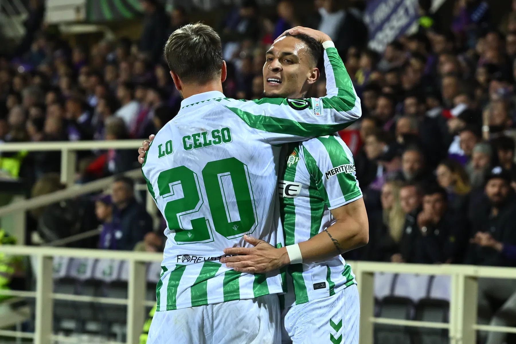 Betis speelt mede door Antony eerste Europese finale ooit tegen Chelsea