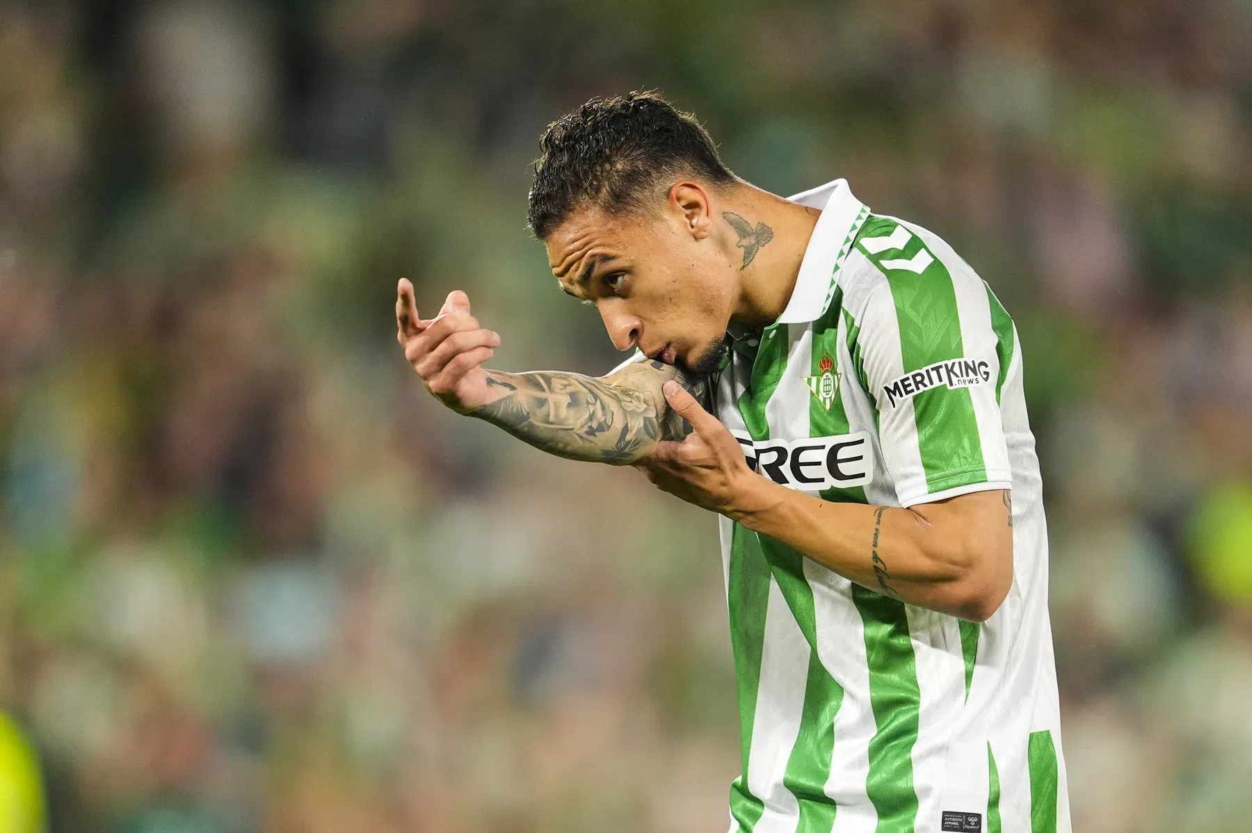 Derde afstandschot in een week: Antony doet het opnieuw fraai voor Betis