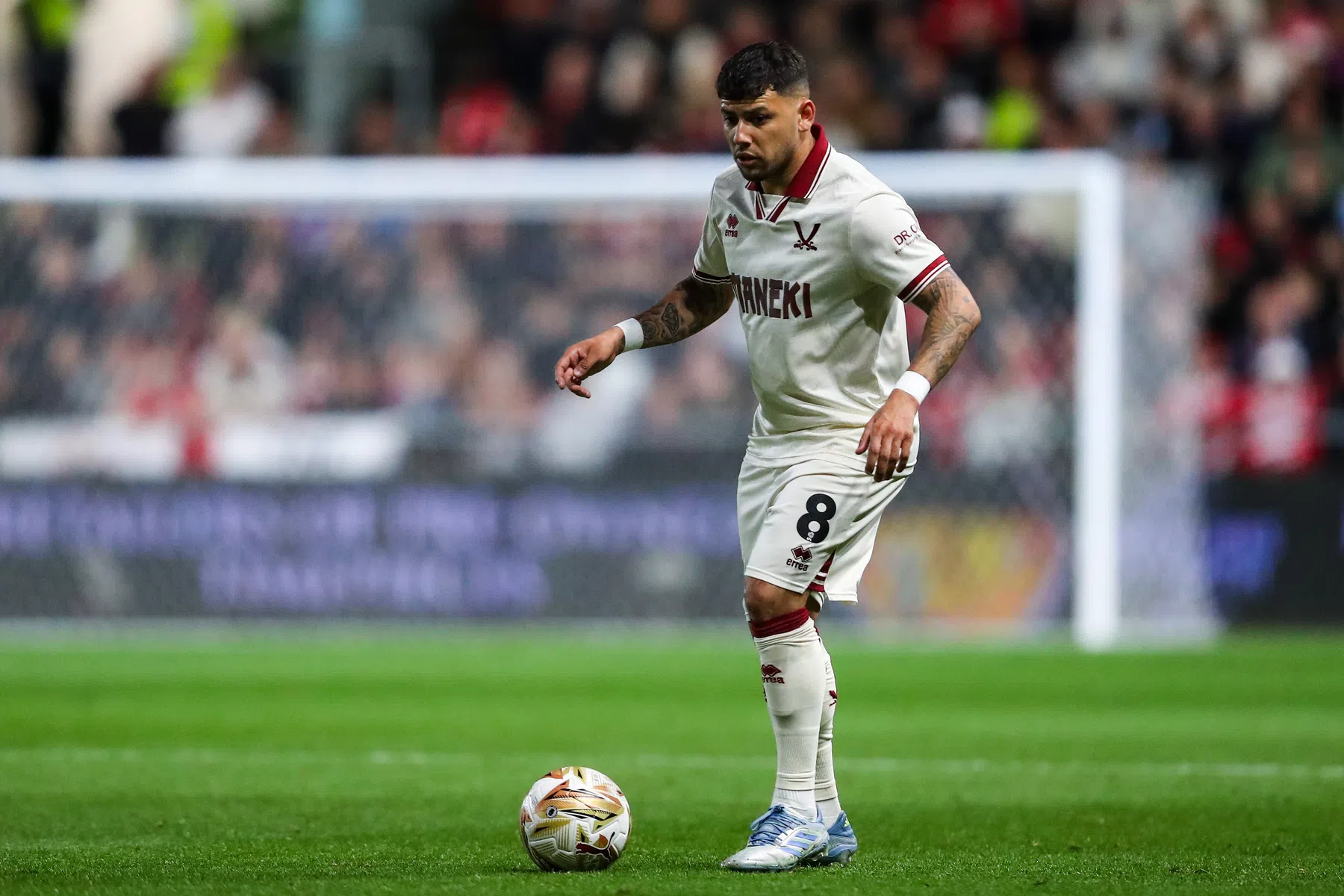 Hamer met één been in finale play-offs na 'schandelijke' arbitrale beslissing