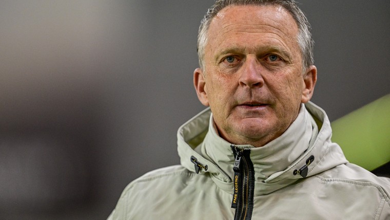 Vitesse bedankt boze Van den Brom voor inspanningen