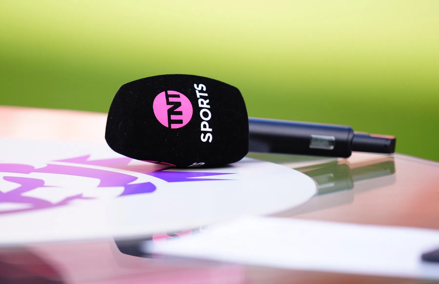 'Britse zenders willen camera's in kleedkamers en interviews tijdens duels'