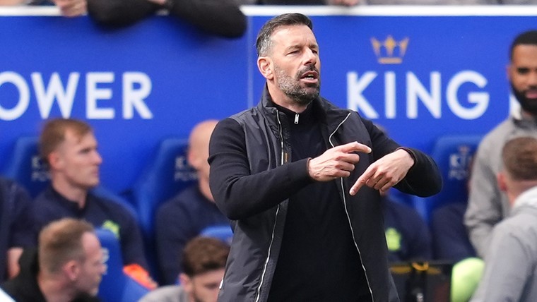 Van Nistelrooij vraagt opnieuw om duidelijkheid van clubleiding Leicester