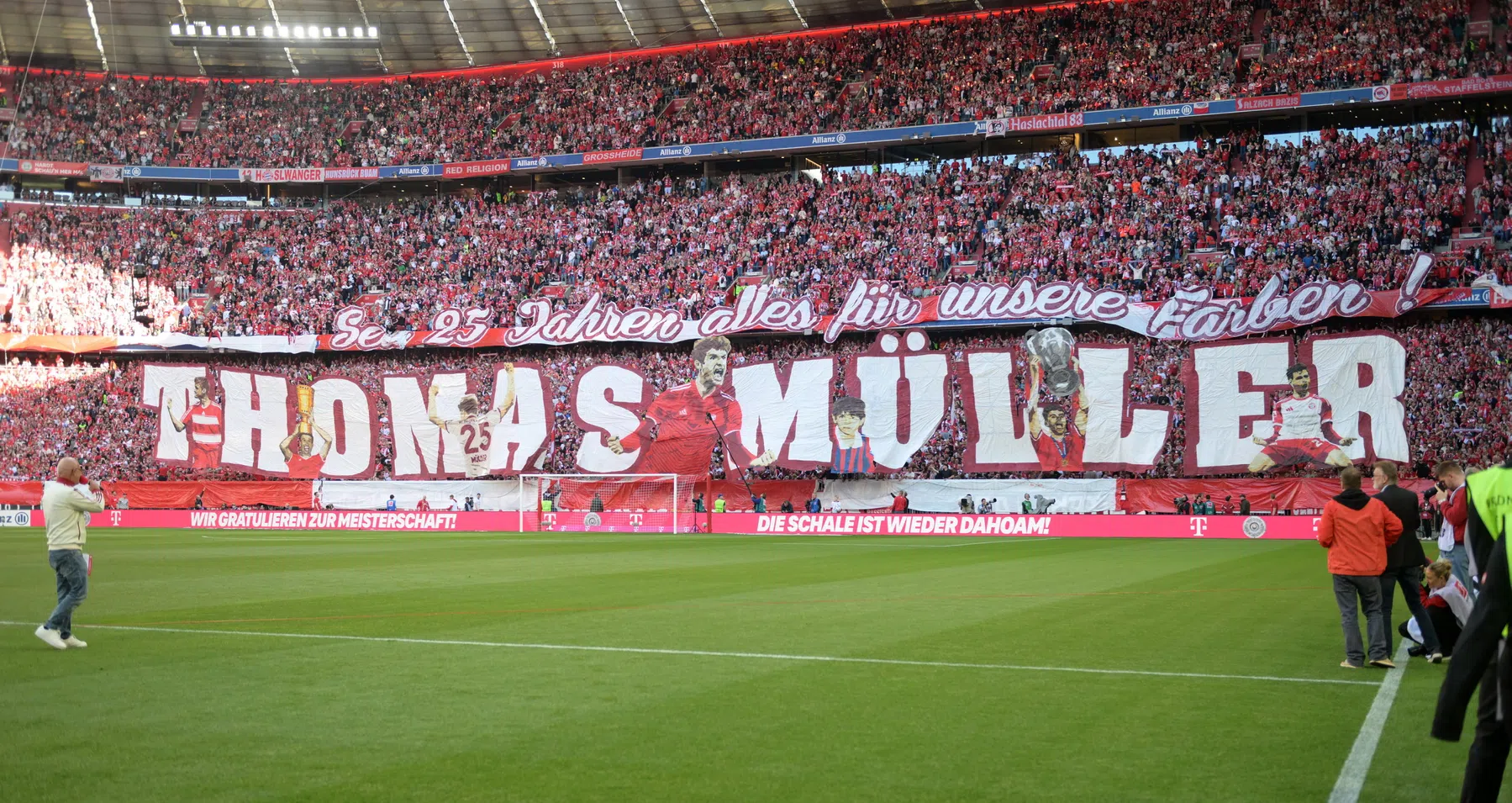 Indrukwekkend eerbetoon voor Müller bij laatste thuisduel voor Bayern