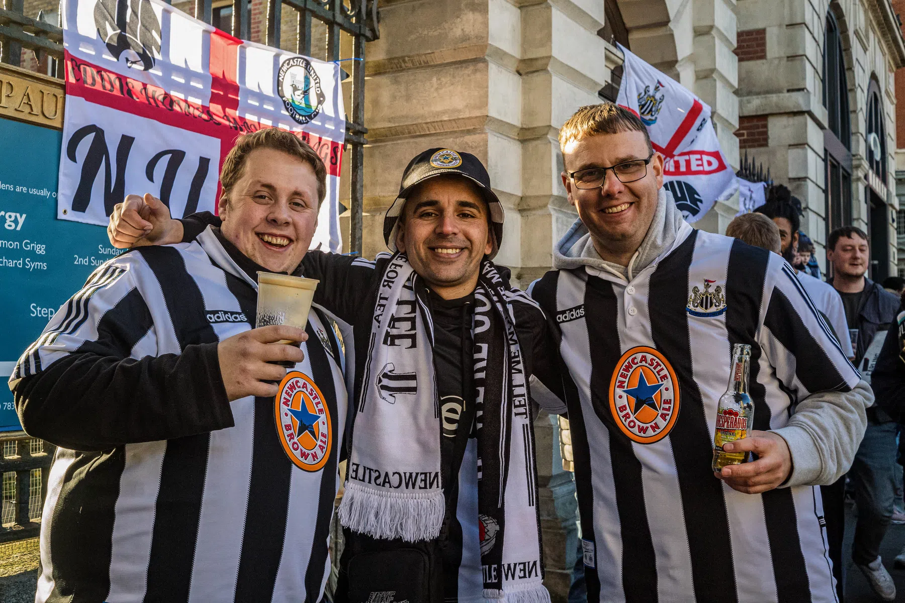 Newcastle deelt gratis bier uit aan fans tijdens cruciaal duel met Chelsea