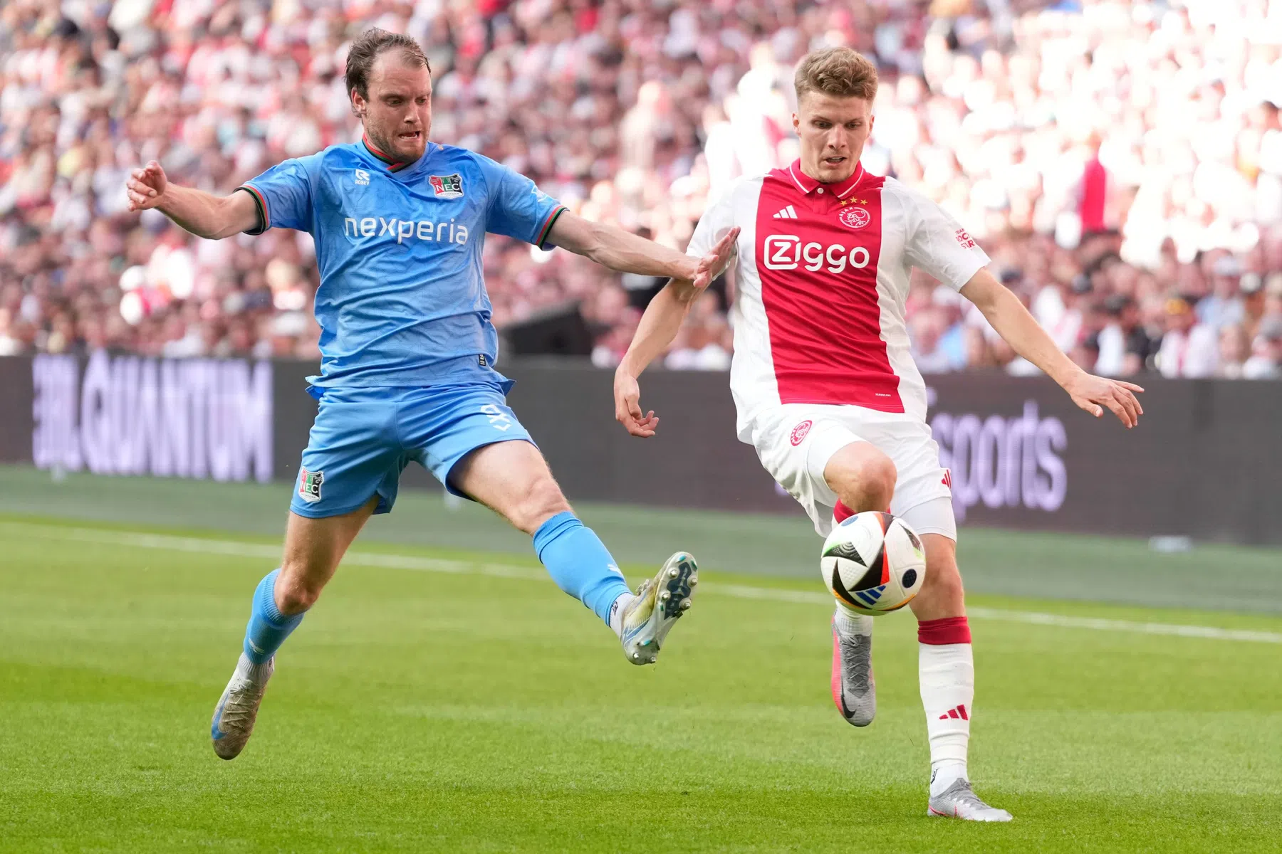 Eredivisie stevent af op een van spannendste climaxen van deze eeuw