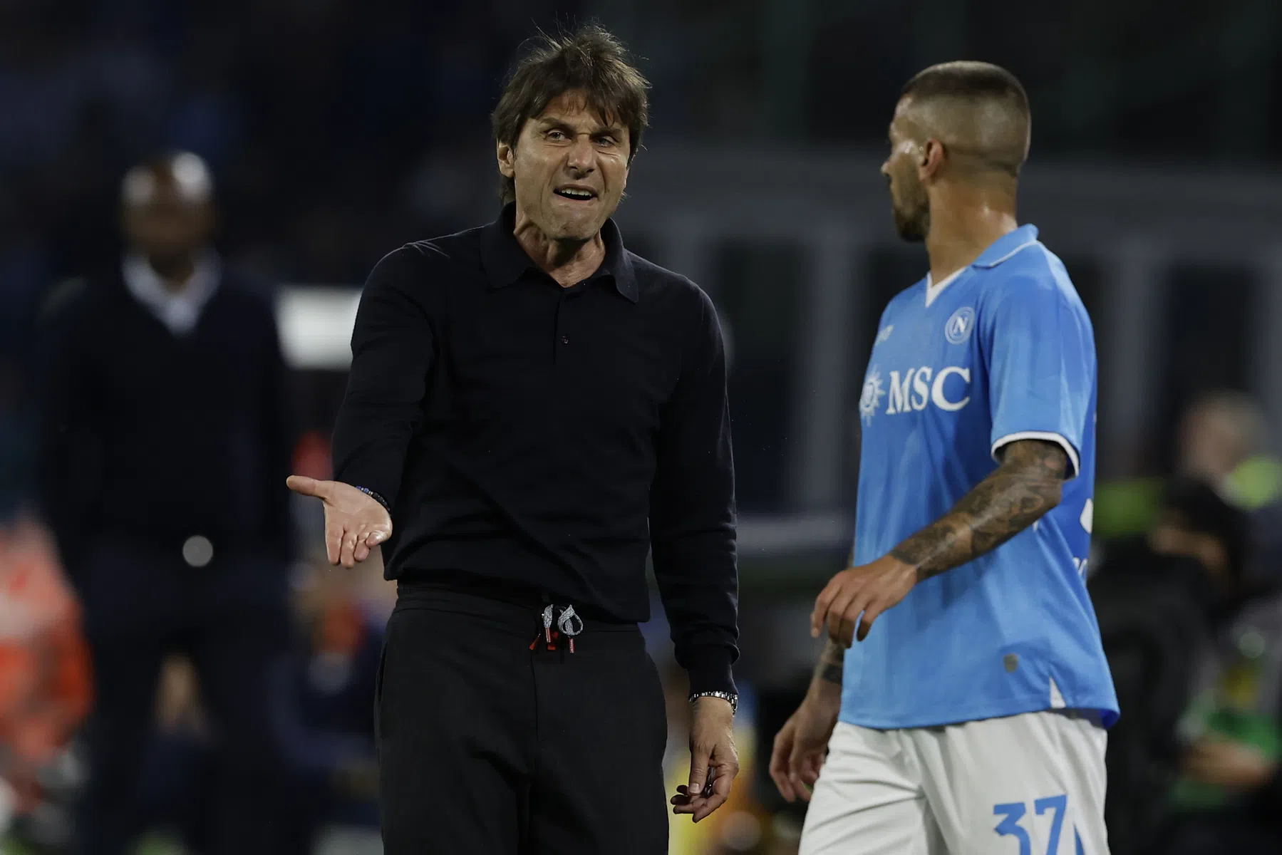 Conte voelt de kampioensdruk toenemen na gelijkspel Napoli
