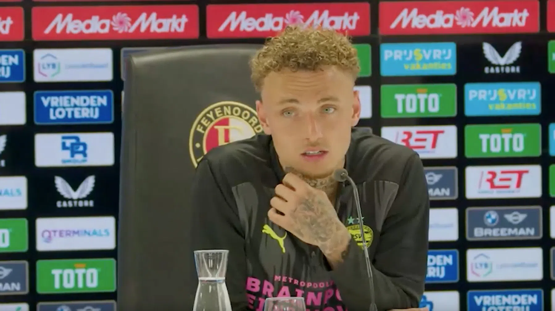 Lang zag een woedende Bosz: 'Nog nooit gezien'