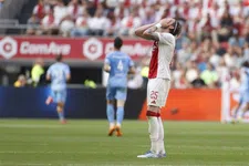 Thumbnail for article: Knikkende knieën bij Ajax: 'Geduld slaat om in apathie'