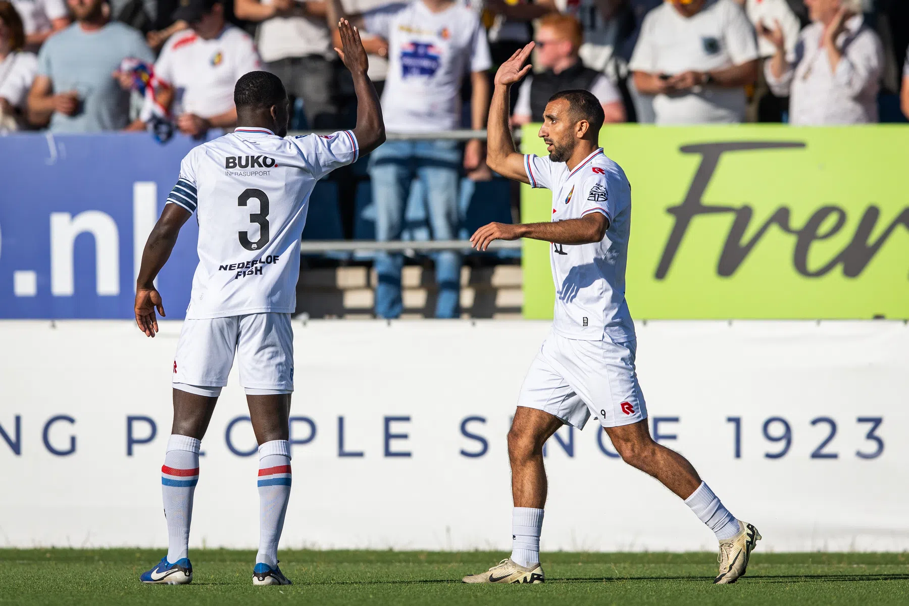 Telstar deelt flinke tik uit aan ADO in promotiestrijd