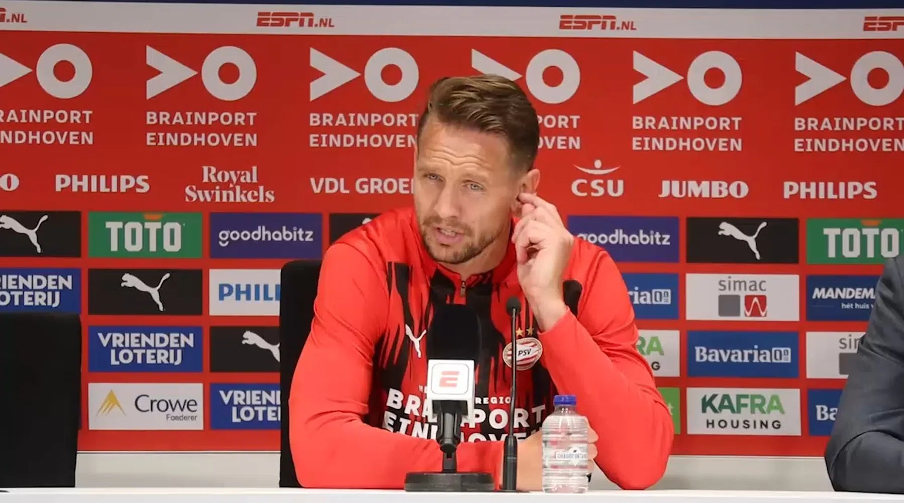 Knotsgek einde voor PSV: 'Roorda belde met zijn moeder in Groningen'