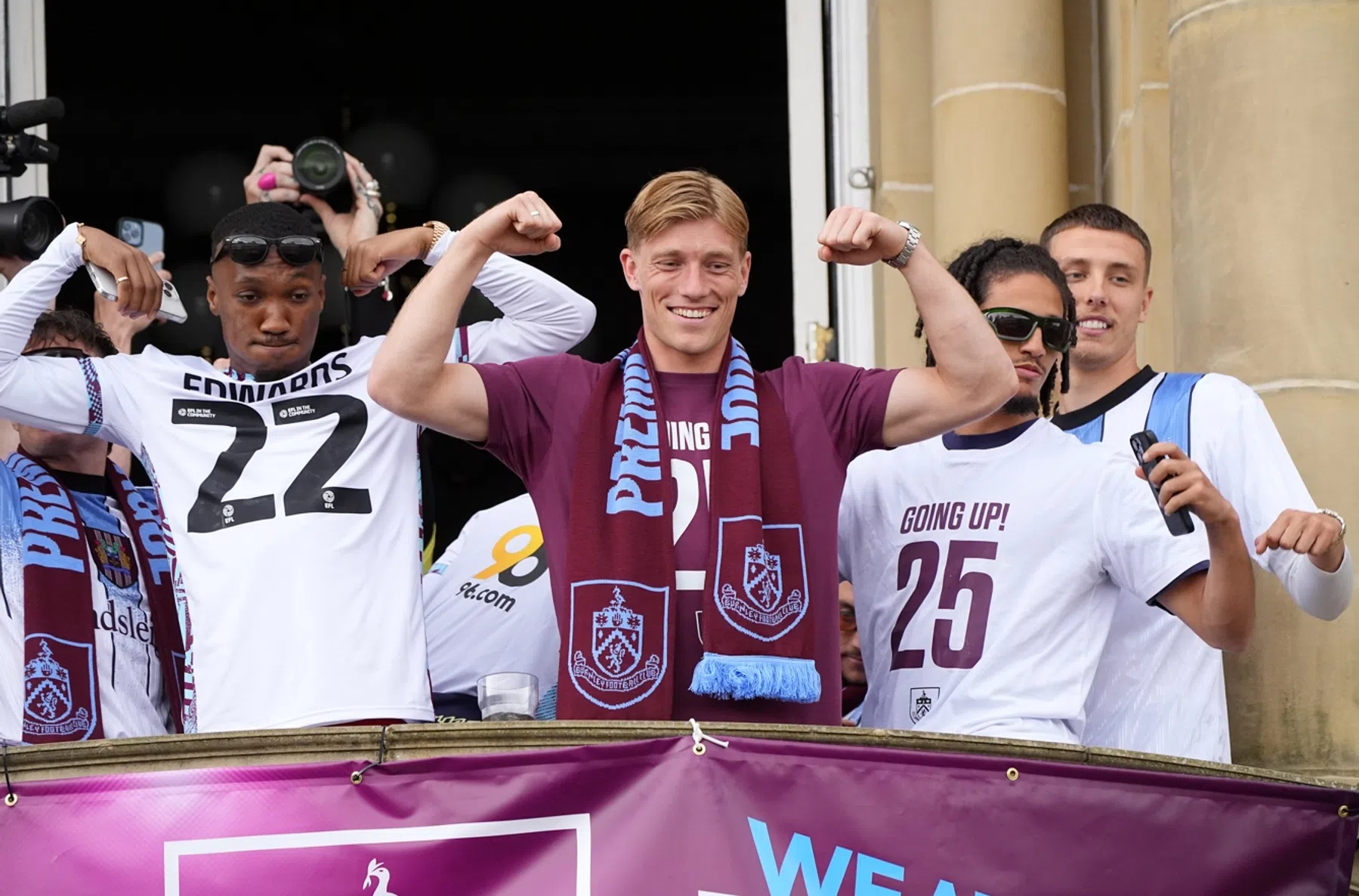 Flemming geniet en groeit bij Burnley: 'Dat heb ik in Nederland nooit geleerd'