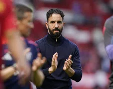 Thumbnail for article: Amorim trekt portemonnee en regelt alsnog finalekaarten voor collega's