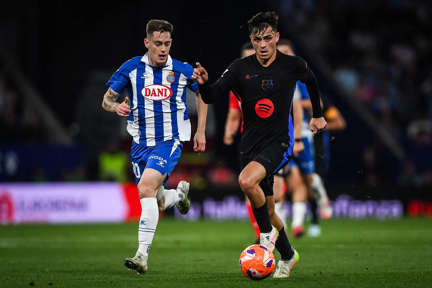 Pedri lovend over Flick: 'Hij heeft het team veranderd'