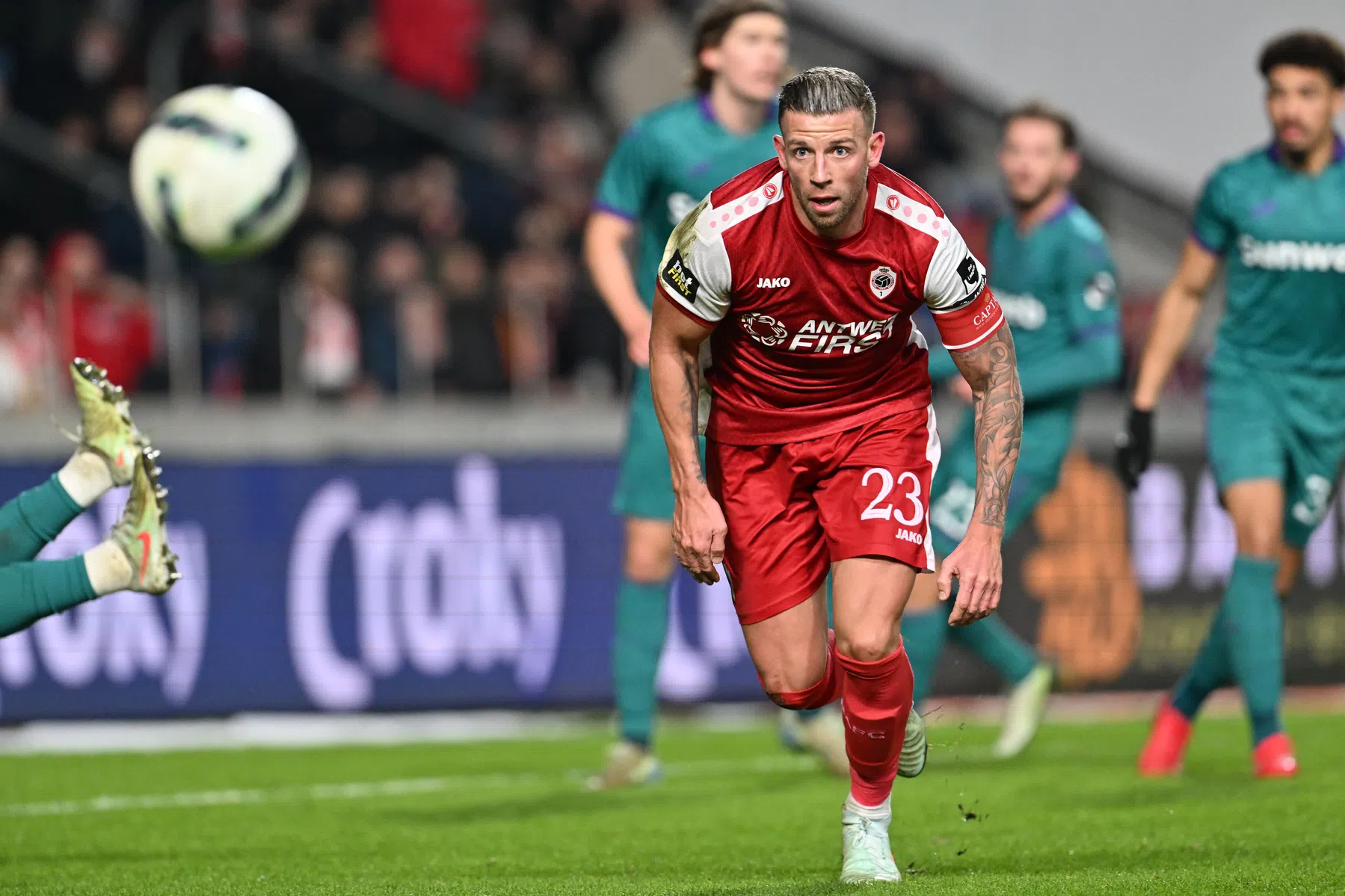 Alderweireld versnelt revalidatie voor afscheidswedstrijd: 'Risico is er altijd'