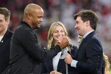 Thumbnail for article: Ibiza-trip Bayern maakt veel los: 'Onderwerp voor jullie, niet voor mij'