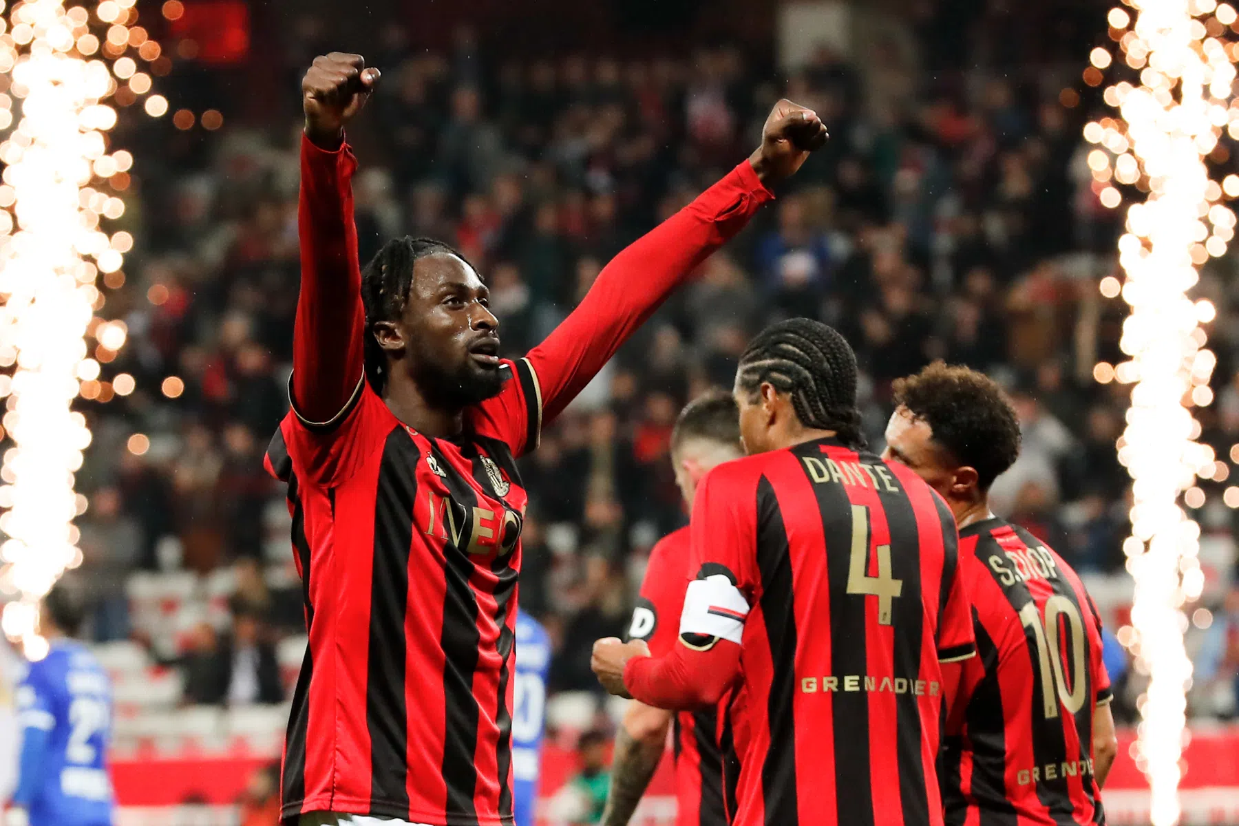 Nice viert feest, Emegha-loos Strasbourg geeft het weg