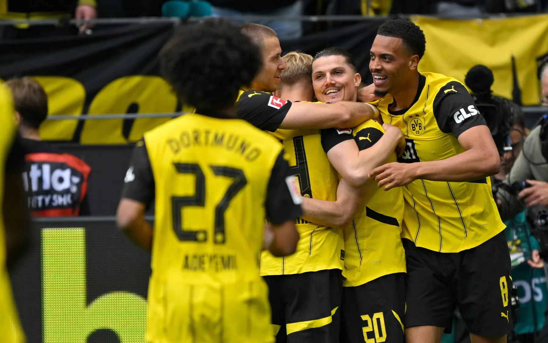 Dortmund hengelt op spannende laatste speeldag toch nog CL-ticket binnen