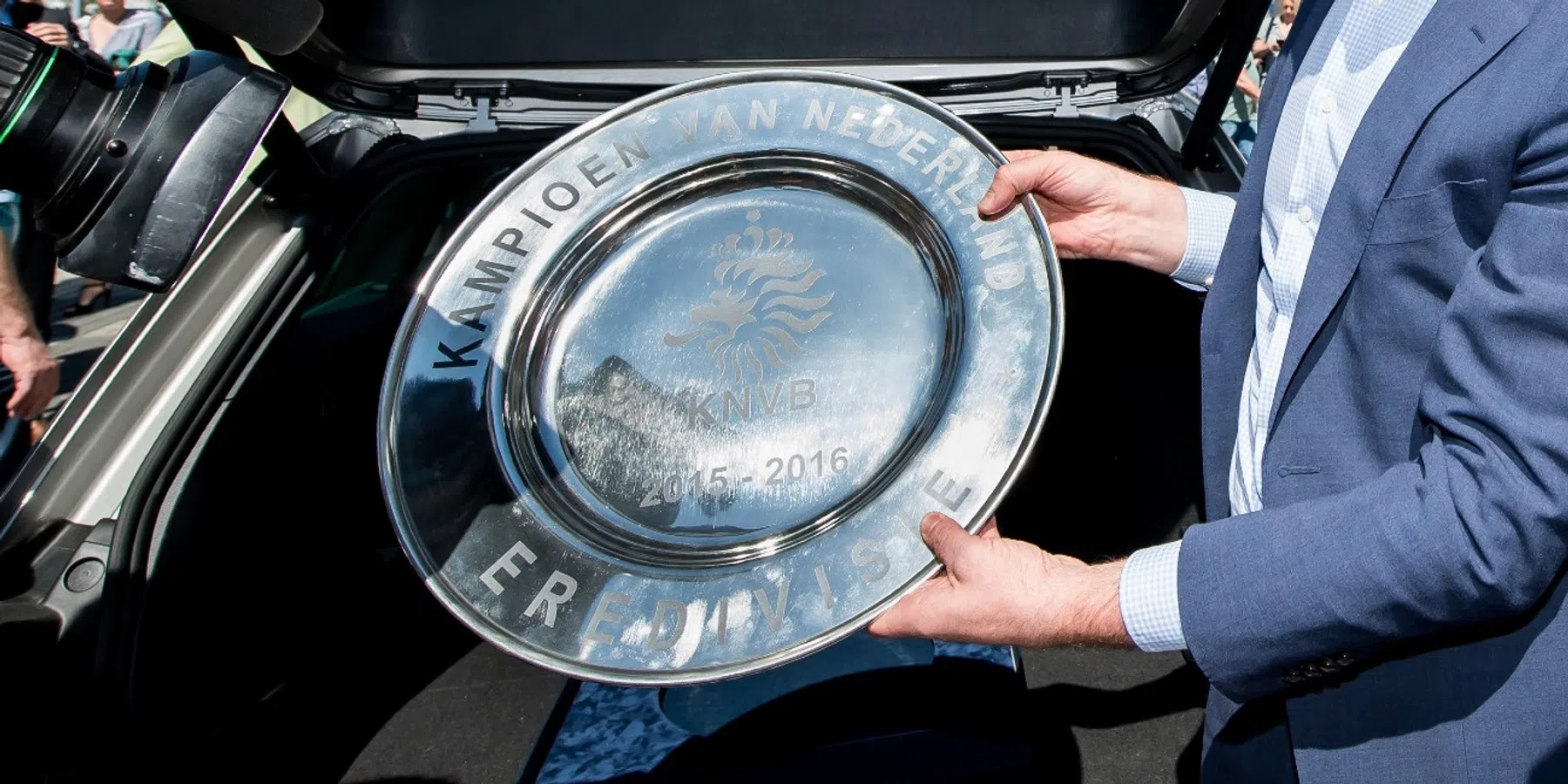 Ommekeer in titelstrijd: zo worden kansen van PSV en Ajax nu ingeschat