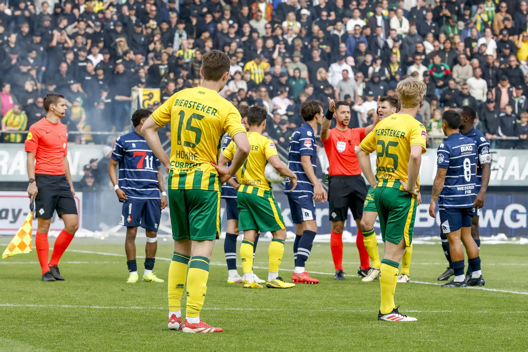 Zwarte avond voor ADO: duel definitief gestaakt, Telstar naar halve finale
