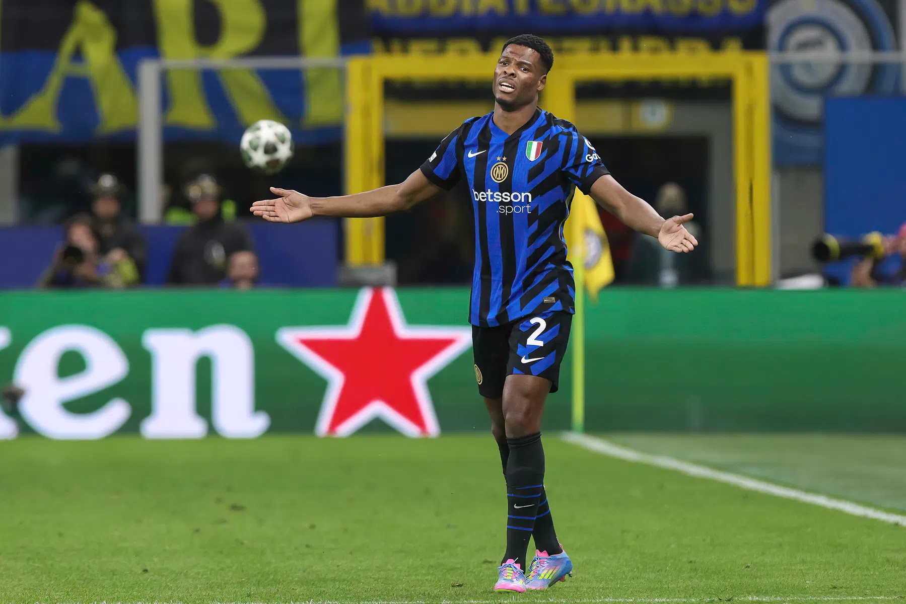 Pedro verpest heldenrol Dumfries tijdens Italiaanse titelstrijd