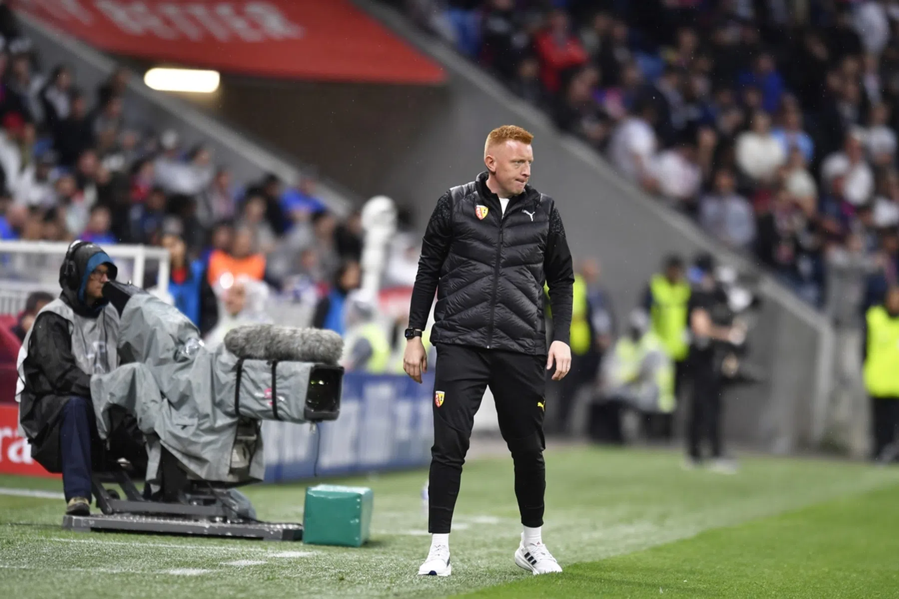 Still kondigt vertrek bij RC Lens aan: 'Ik moet bij mijn vrouw zijn'