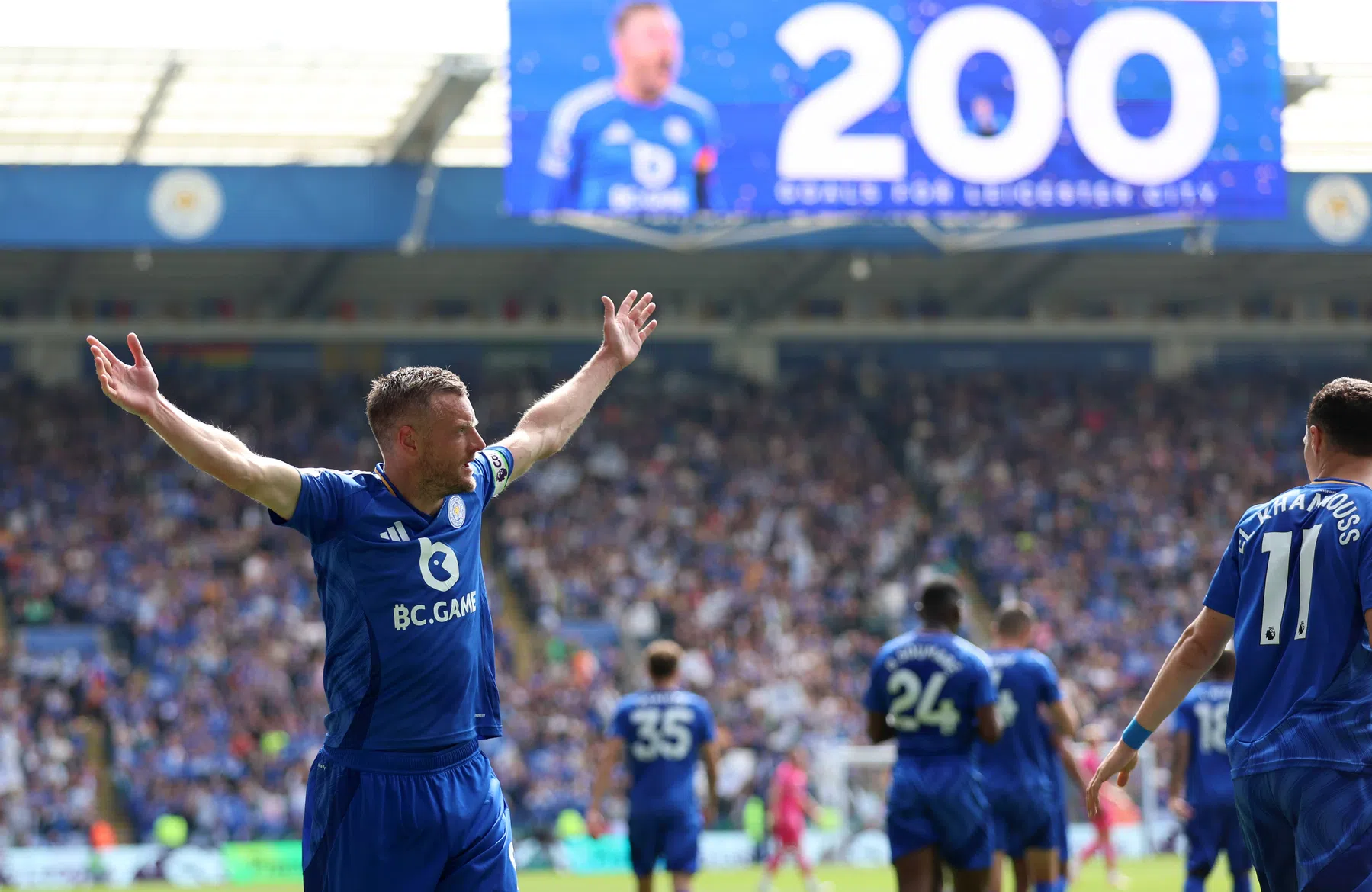 Clubicoon Vardy steelt show met 200ste goal in afscheidsduel bij Leicester