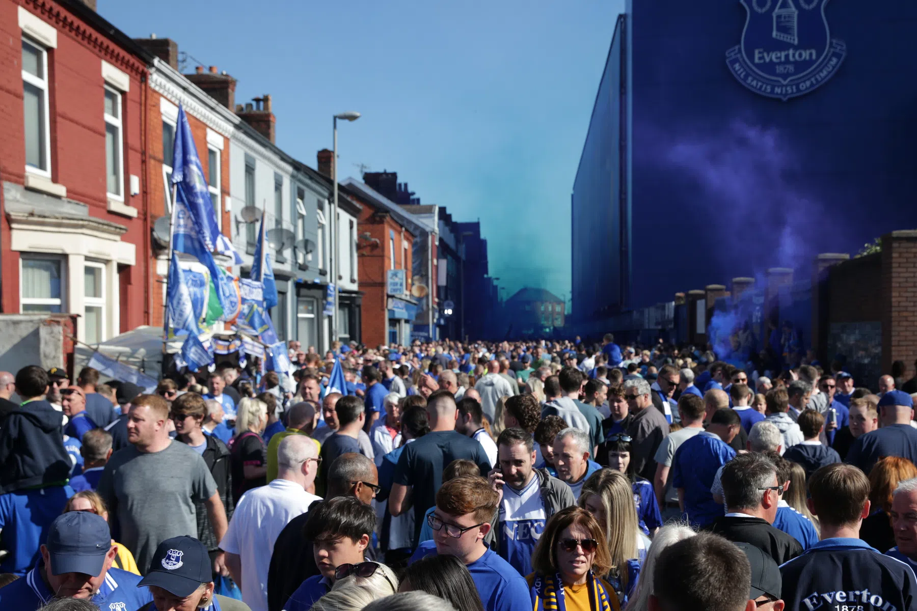Everton bekroont emotioneel vaarwel van Goodison Park met eenvoudige zege