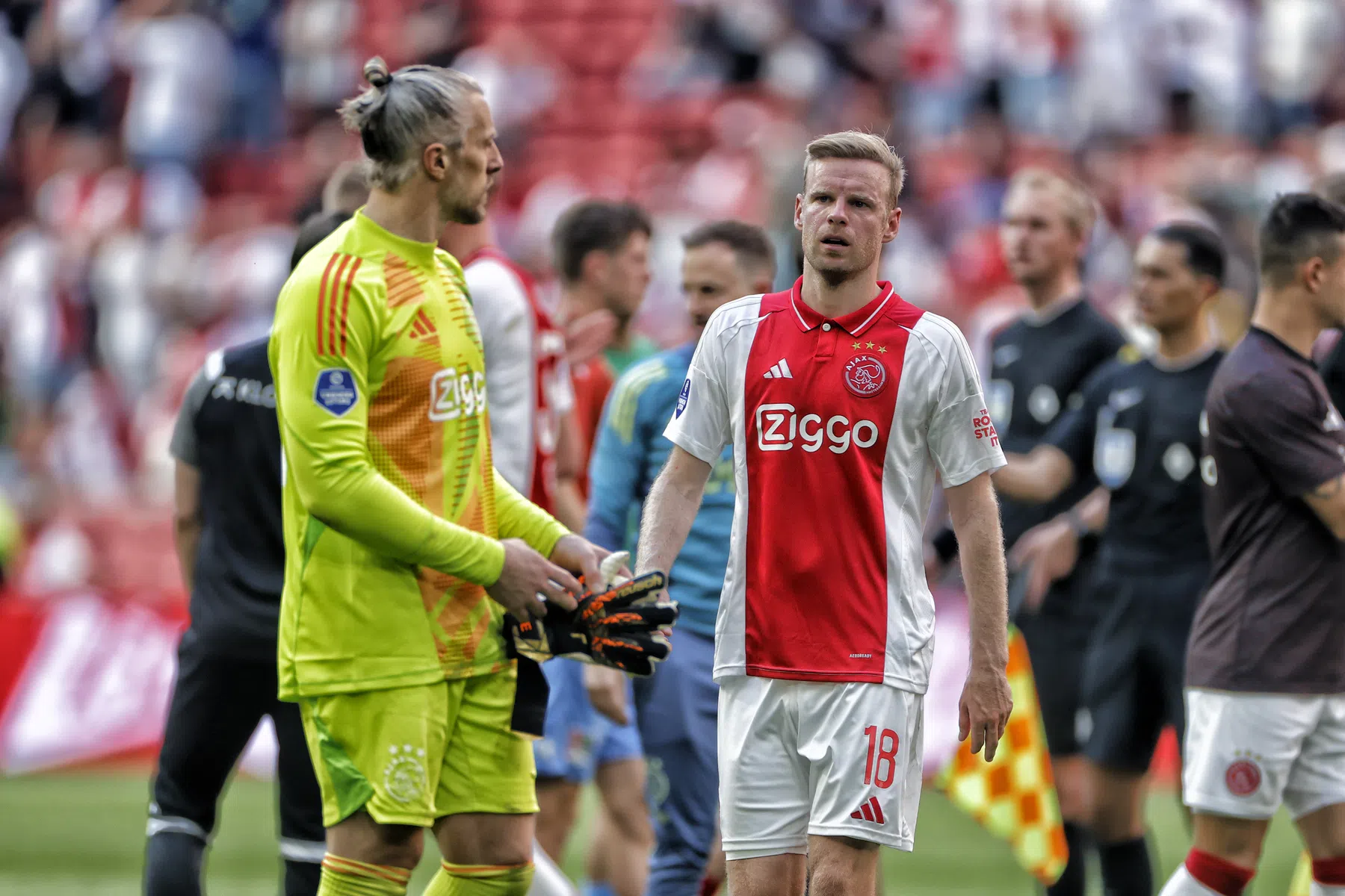 Ajax zet nog altijd in op langer verblijf Klaassen en Pasveer